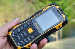RUNBO X1 s vysílačkou UHF (PMR) - odolný mobilní telefon - mobil - IP67 - vodotěsný / voděodolný / nárazuvzodrný / odolný pádu / prachotěsný