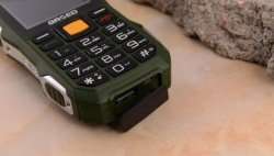 GRSED E6800/GoFly F7000 - odolný mobilní telefon - mobil - power banka - baterka - 6.800 mAh - voděodolný / nárazuvzodrný / odolný pádu / prachotěsný