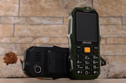 GRSED E6800/GoFly F7000 - odolný mobilní telefon - mobil - power banka - baterka - 6.800 mAh - voděodolný / nárazuvzodrný / odolný pádu / prachotěsný